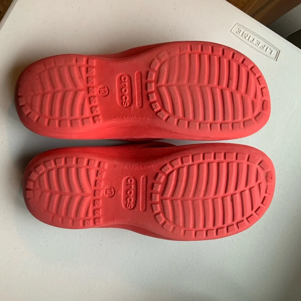 CROCS comfortable flip